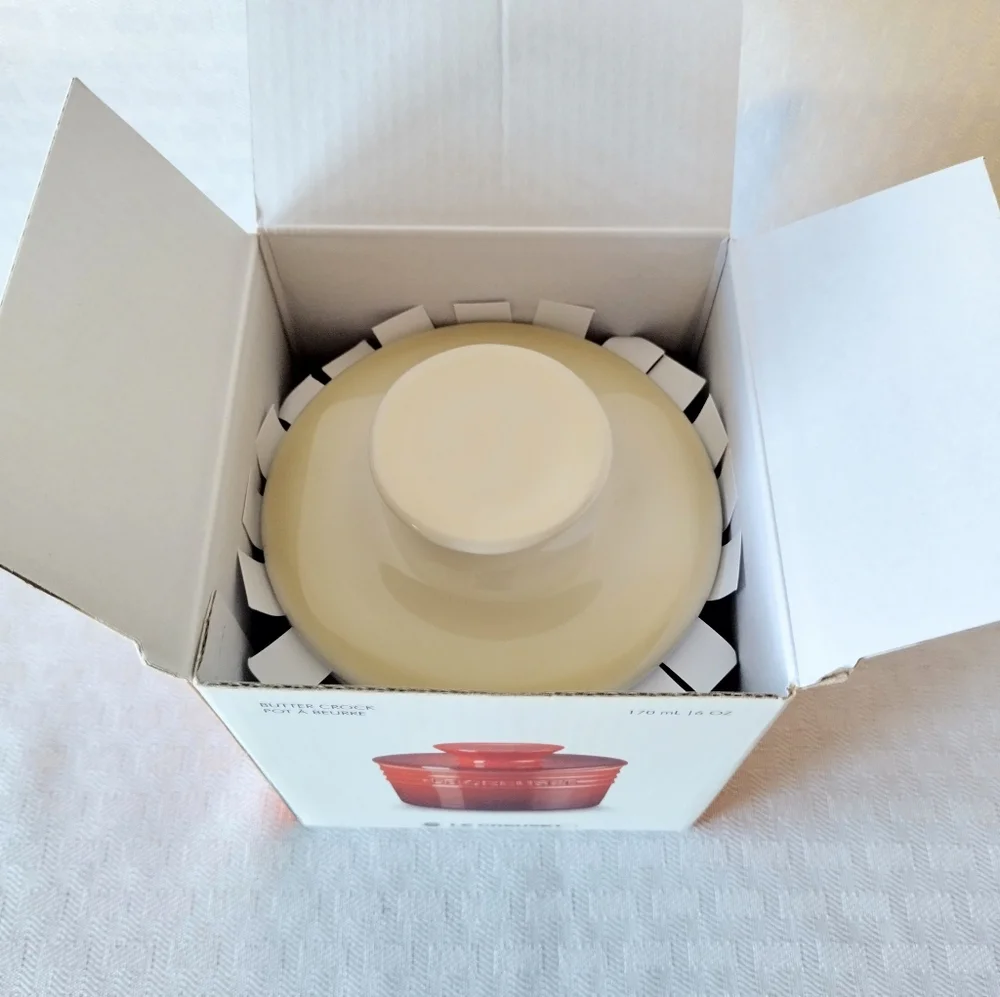 Le Creuset Stoneware Butter Crock - 6 Oz - Dune Beige
